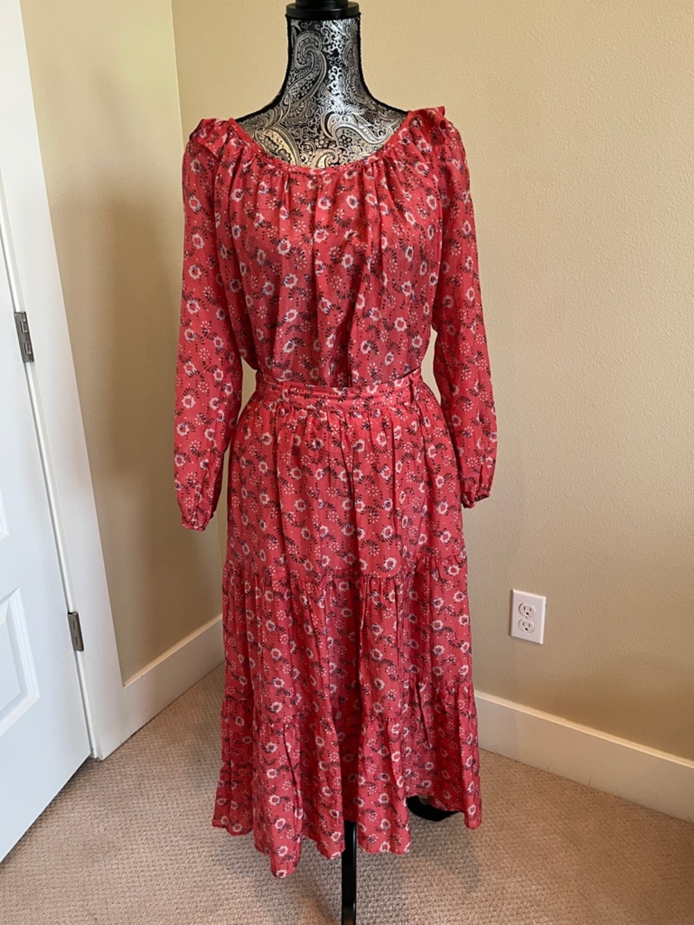XiRENA Women’s Coral-Red Floral, Silk Cotton Blend Ruffle Blouse S & Skirt M Set